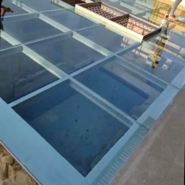 fixed skylight (21)