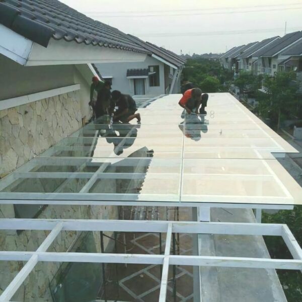 fixed skylight (92)