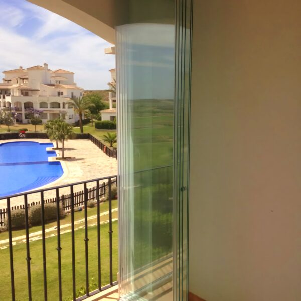 folding glass wall (2)